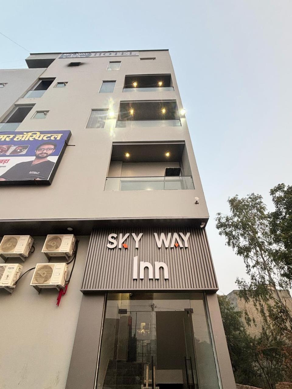 Hotel Sky Way Inn Hisār Buitenkant foto